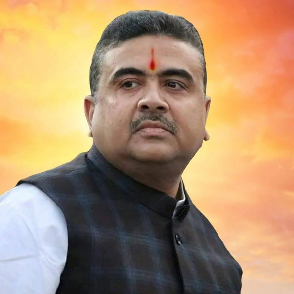 ‘কমিউনিস্ট ও ককরোচদের থেকে সাবধান’, পুজো দিতে গিয়ে বামেদের নিশানা মুখ্যমন্ত্রী শুভেন্দু