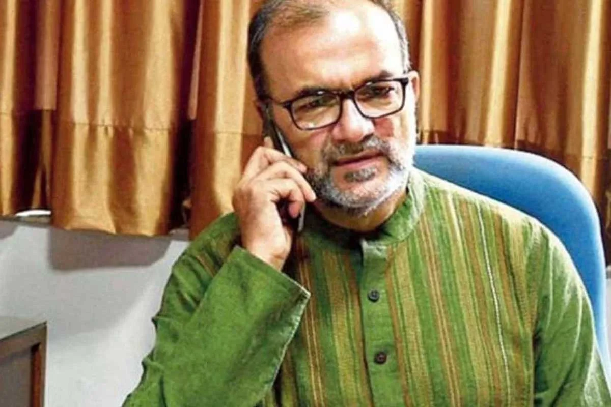 মুখ্যমন্ত্রীর দেওয়া সময়সীমা পার, পোস্ট থেকে ‘হিন্দুত্ববাদী’ শব্দ মুছতে নারাজ বিকাশরঞ্জন