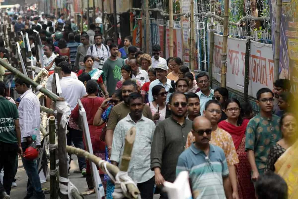 চোরবাগানের মণ্ডপে ভয়াবহ বিপর্যয়ের পর শহরের পুজো পরিস্থিতি খতিয়ে দেখতে বিশেষ দল গঠন মুখ্যমন্ত্রীর