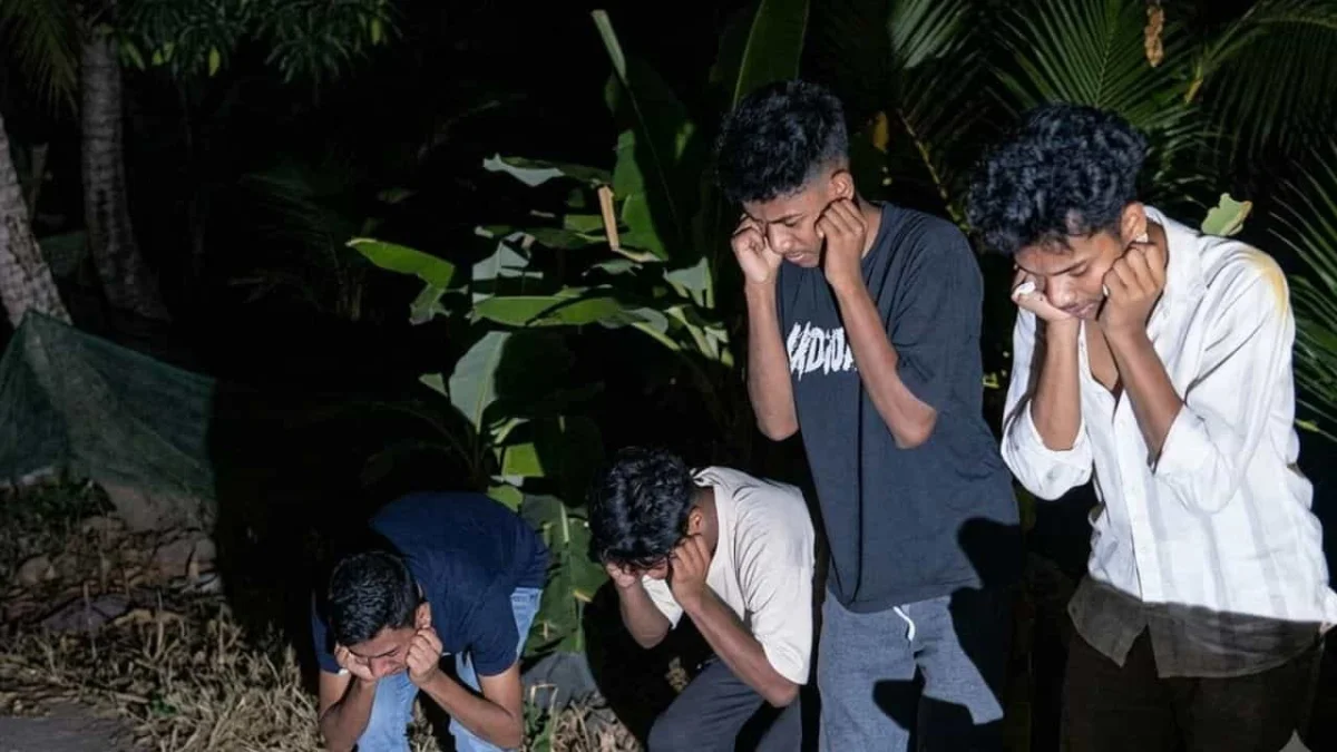 গভীর রাতে নাবালিকাকে নিয়ে বাইকে দাপাদাপি, কান ধরে উঠবস ৫ যুবককে
