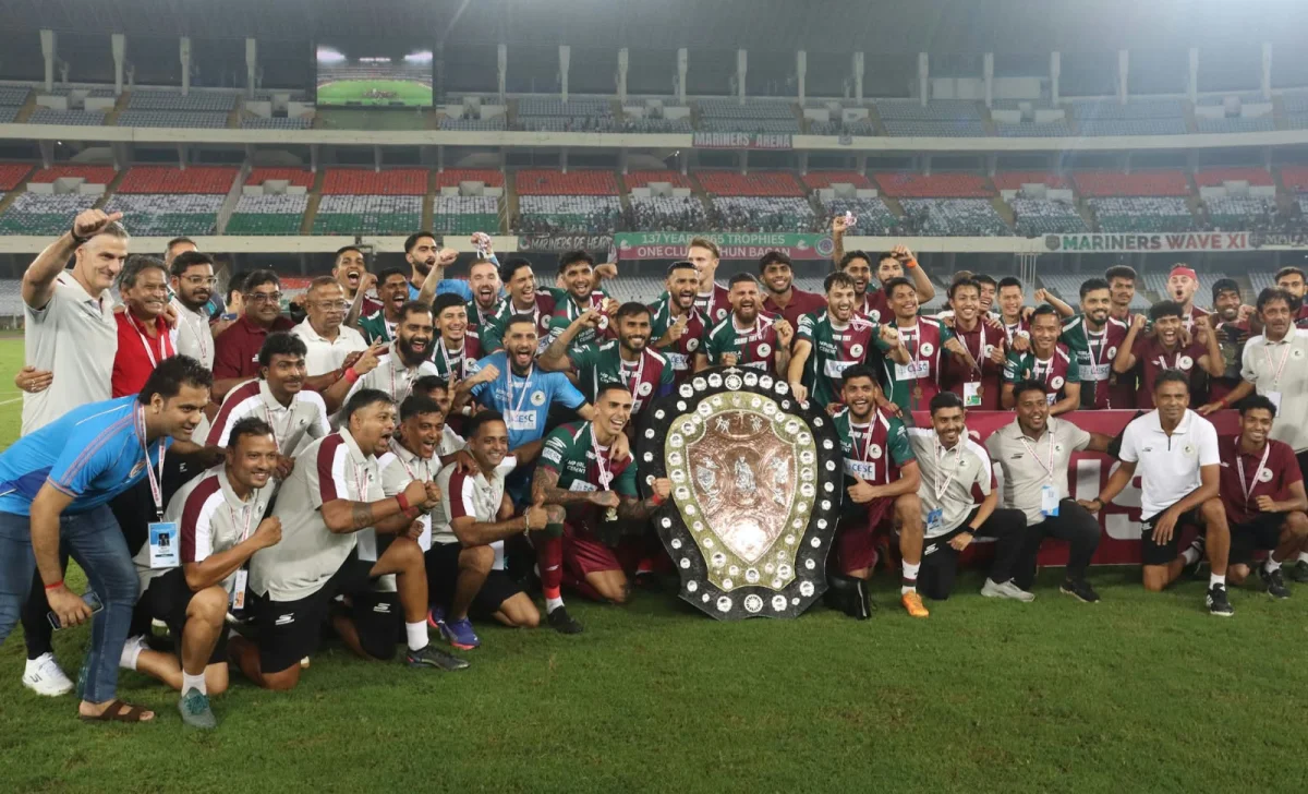 সল্টলেক স্টেডিয়ামে আইএফএ শিল্ডের ফাইনাল ম্যাচ মোহনবাগান ১-০ গোলে ইস্টবেঙ্গলকে হারালো