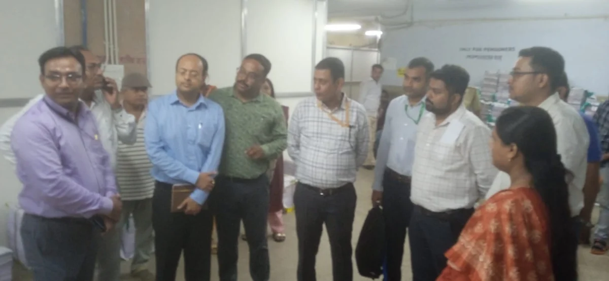 আলিপুর ট্রেজারি–১-এ ডিজিটাল লাইফ সার্টিফিকেট প্রচারাভিযান উপলক্ষে কেন্দ্রীয় প্রতিনিধিদলের পরিদর্শন
