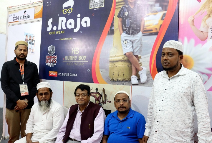 দ্বিতীয় দিনে ভিড়ে ঠাসা কলকাতা গারমেন্টস এক্সপো ২০২৬ চলছে রমরমিয়ে