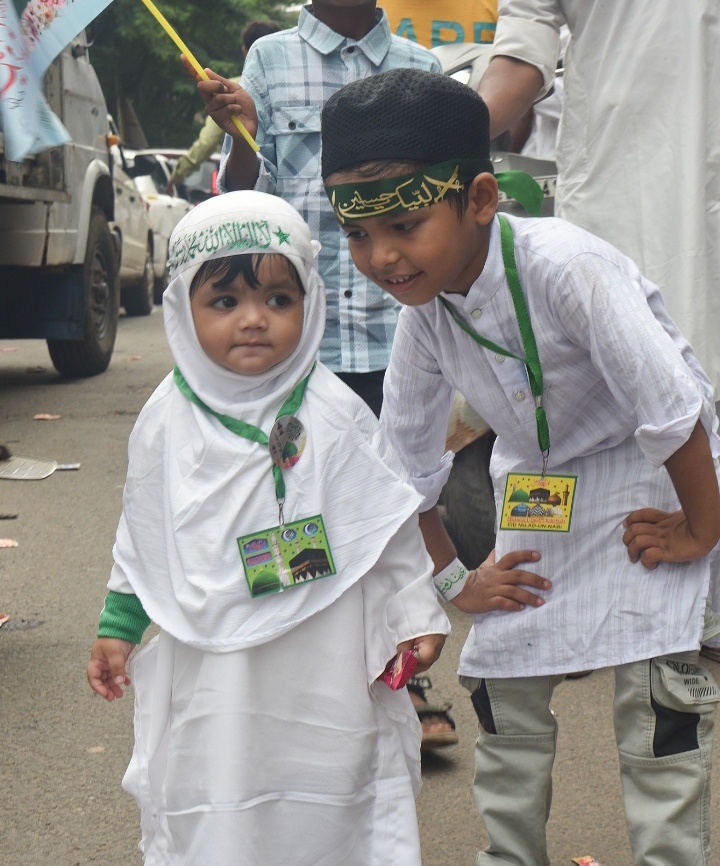 রাজ্য জুড়ে পালিত বিশ্বনবী দিবস, মেটিয়াবুরুজে বর্ণাঢ্য শোভাযাত্রা
