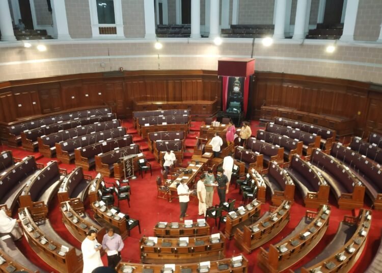 অর্থমন্ত্রী চন্দ্রিমা ভট্টাচার্যের বাজেট পেশ, তুমুল বিক্ষোভ বিজেপির , হাল ধরলেন মুখ্যমন্ত্রী  