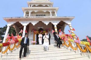 ভার্চুয়াল বক্তব্যের আগে বড়মার সঙ্গে ছবি শেয়ার করে মতুয়া স্মৃতি উস্কে নিলেন মোদি
