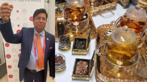 এক কেজির দাম ১৬ কোটি টাকা, বাজারে আসছে বিশ্বের সবচেয়ে দামী চা, যত পড়বেন ততই অবাক হবেন 12 এক কেজির দাম ১৬ কোটি টাকা, বাজারে আসছে বিশ্বের সবচেয়ে দামী চা, যত পড়বেন ততই অবাক হবেন