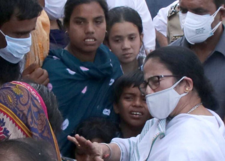 বগটুইয়ের স্বজনহারাদের পাশে দাঁড়িয়ে নিহতদের পরিবার পিছু ৫ লক্ষ, বাড়ি তৈরি সহ একগুচ্ছ ক্ষতিপূরণের ঘোষণা মুখ্যমন্ত্রীর