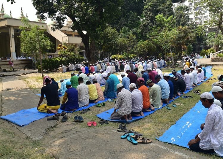 রমযানে দ্বিতীয় জুম্মা নামায টিপু সুলতান ও নাখোদা মসজিদে