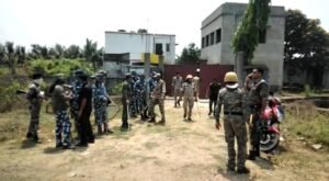 মগরাহাটে পয়েন্টব্ল্যাঙ্ক রেঞ্জ থেকে গুলি,গলা কেটে জোড়া খুন, রণক্ষেত্র এলাকা
