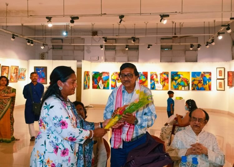 বিশিষ্ট শিল্পীদের সমাবেশে 'অ্যাকাডেমি অফ ফাইন আর্টসে' শুরু চিত্রকলা প্রদর্শনী
