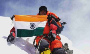 প্রথম ভারতীয় মহিলা পর্বতারোহী হিসেবে আট হাজারি, পাঁচটি শৃঙ্গ ছুঁলেন প্রিয়াঙ্কা