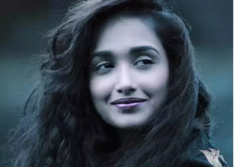 যে ফুলেরা ঝরে গেল অকালেই! পড়ে থাকল শুধুই রহস্য