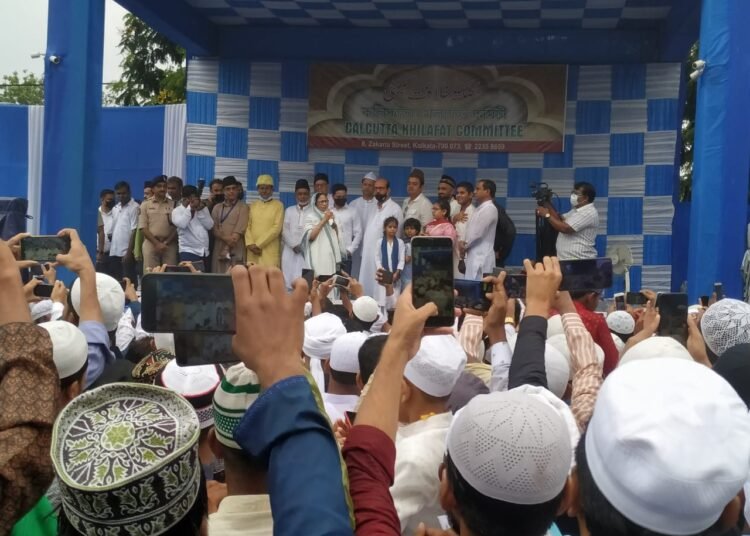 'কেউ কেউ বিভেদ করতে চায়, আমি শান্তি চাই', রেড রোড থেকে নাম না করে বিজেপিকে তোপ মুখ্যমন্ত্রীর