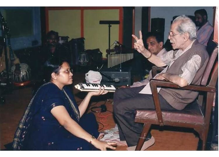 স্ত্রীর প্রয়াণের দিনও বাজিয়েছিলেন, 'পুরানো সেই দিনের কথা', শতবর্ষে স্মৃতিচারণায় ভি বালসারার ছাত্রী শাঁওলী সেন