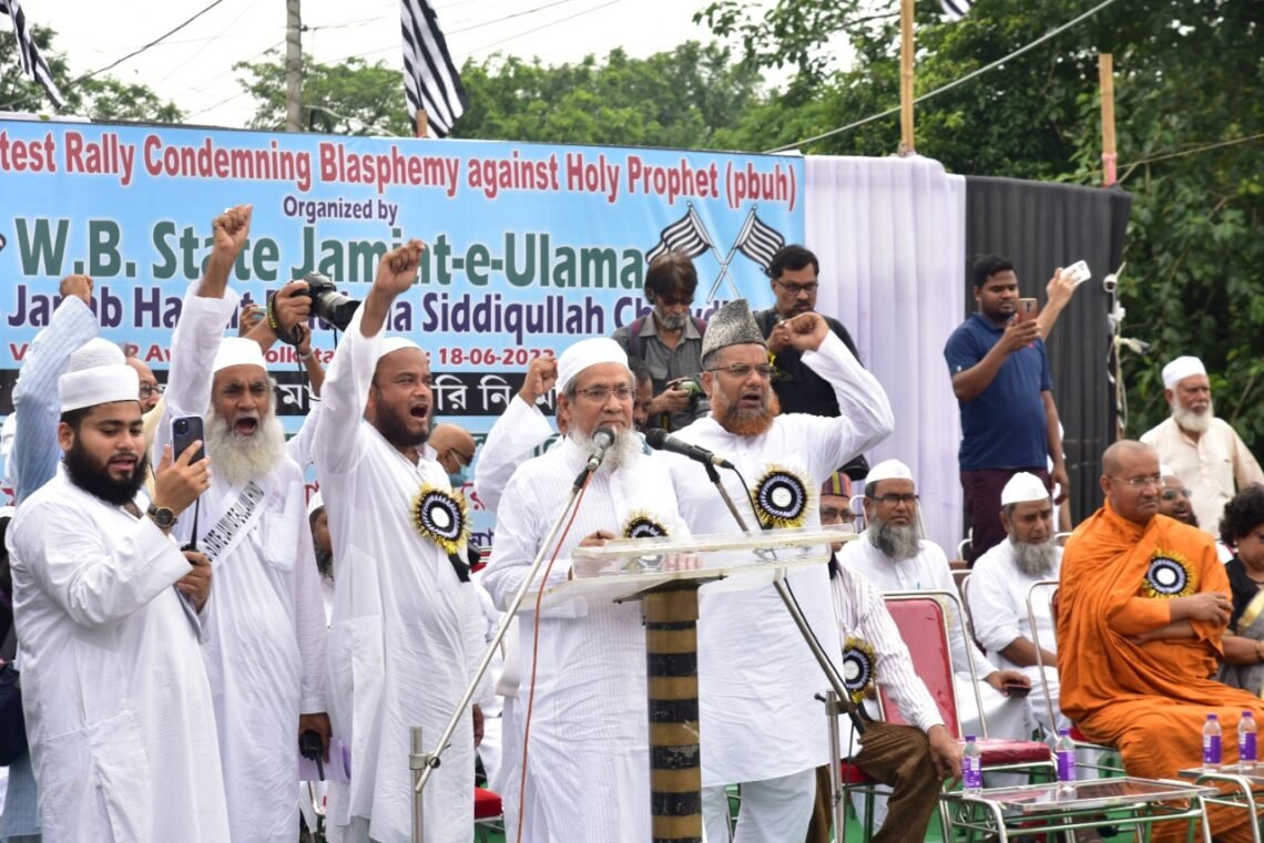 নবী সা. অবমাননা, কোরআন-হাদিশের উপর আঘাত, মায়েদের উপর আঘাত বরদাস্ত করবো নাঃ সিদ্দিকুল্লাহ 2 নবী সা. অবমাননা, কোরআন-হাদিশের উপর আঘাত, মায়েদের উপর আঘাত বরদাস্ত করবো নাঃ সিদ্দিকুল্লাহ
