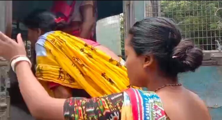 আশা কর্মীকে মারধরের ঘটনায় আটক ১০ জনকে গ্রেফতার করেছে পুলিশ