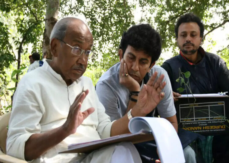 বুকে রাখা 'গীতাঞ্জলি', চিরবিদায় ক্যামেরার রোলের 'নায়ক' চির-তরুণ মজুমদার
