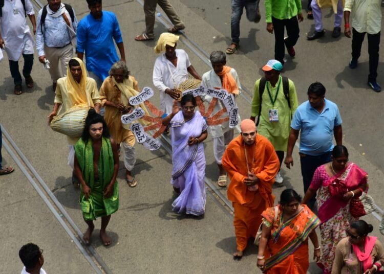 ২১ শে জুলাই আবেগে ভাসছে শহর