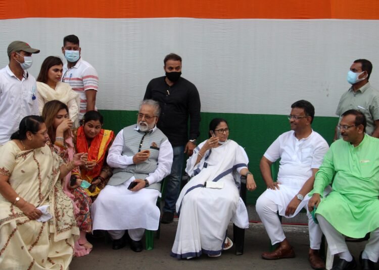 ২১ শে জুলাই, শেষ পর্যায়ের প্রস্তুতি খতিয়ে দেখলেন মমতা 3 ২১ শে জুলাই, শেষ পর্যায়ের প্রস্তুতি খতিয়ে দেখলেন মমতা