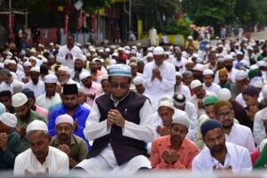 শান্তি ও সম্প্রীতির বার্তা দিয়ে কলকাতায় উদযাপিত হল পবিত্র ঈদুল আযহা, দেখুন লেন্স বন্দি সেই মূহুর্ত