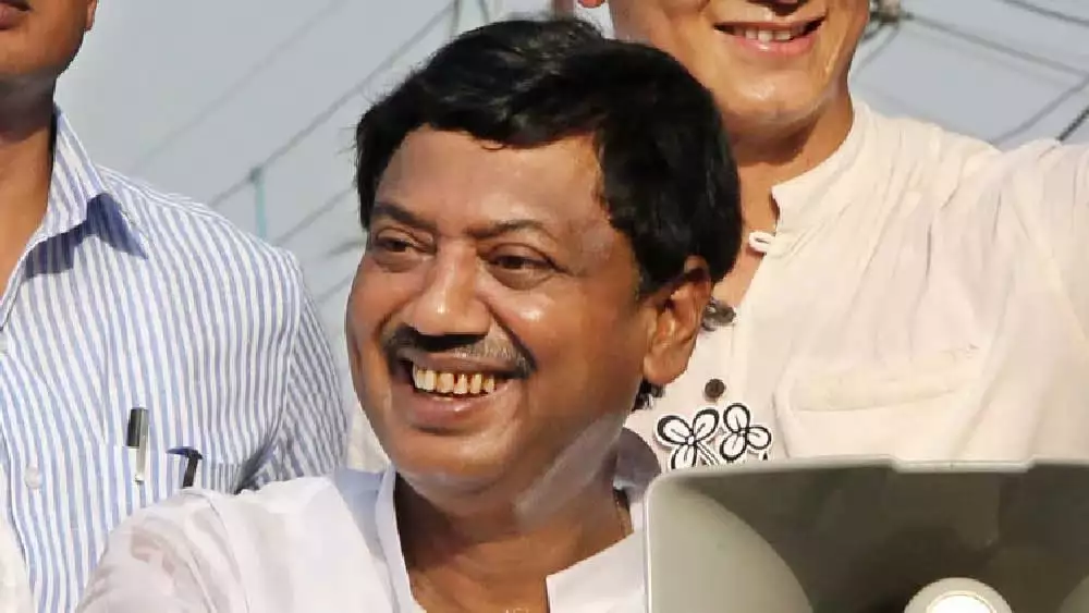 মন্ত্রিসভার রদবদলে কে কোন মন্ত্রিত্ব পেলেন? দেখে নিন এক নজরে 5 মন্ত্রিসভার রদবদলে কে কোন মন্ত্রিত্ব পেলেন? দেখে নিন এক নজরে