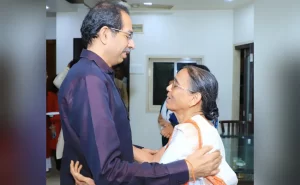 জমি কেলেঙ্কারি মামলায় ইডির হাতে ধৃত সঞ্জয় রাউতের পরিবারের সঙ্গে দেখা করলেন উদ্ধব