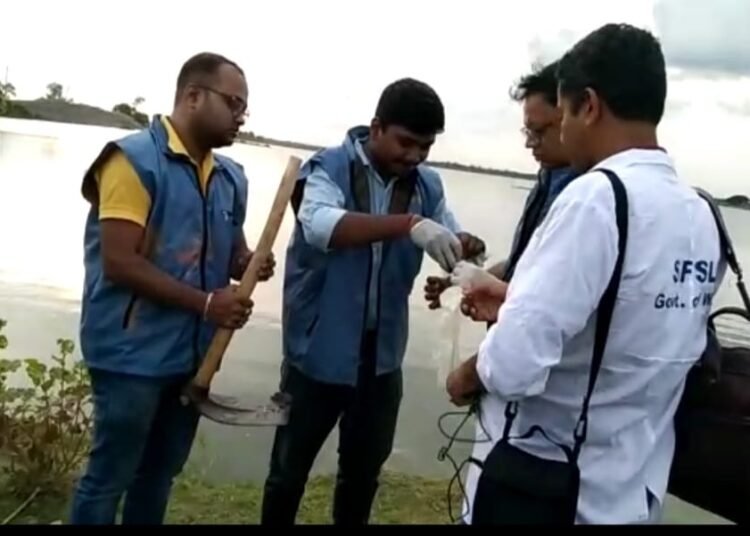 বাগুইহাটি জোড়া খুনে ঘটনাস্থল থেকে নমুনা সংগ্রহ করল  সিআইডি ও ফরেনসিক দল  