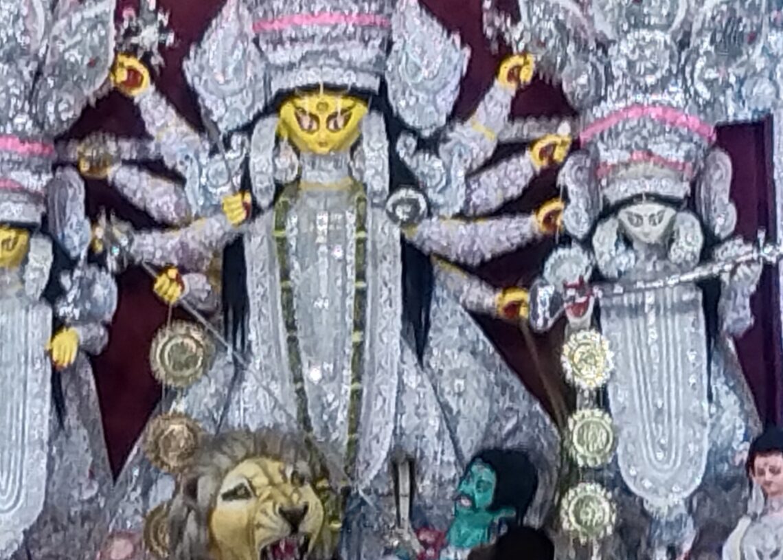 শহর ও শহরতলীর বেশ কিছু সেরা পুজোর ছবি, পুবের কলম ডিজিটালে দেখুন ফটো গ্যালারি 3 শহর ও শহরতলীর বেশ কিছু সেরা পুজোর ছবি, পুবের কলম ডিজিটালে দেখুন ফটো গ্যালারি