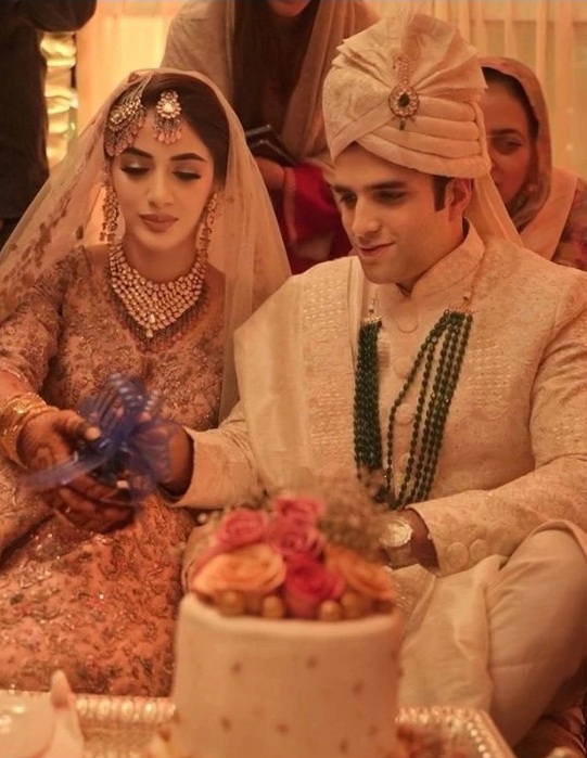 'আল্লাহ' কে ধন্যবাদ জানিয়ে মেহরীনের সঙ্গে নিকাহ সারলেন আইএএস টপার আতহার আমির খান