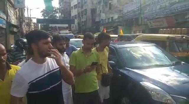 রাজ্য সভাপতিকে গ্রেফতারের প্রতিবাদে হাওড়ায় অবরোধ বিজেপি কর্মীদের