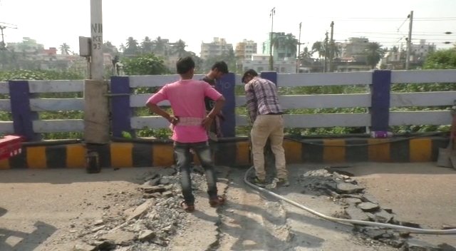 সাঁতরাগাছি সেতুর সংস্কারের কাজ শুরু,  জেনে নিন পরিবর্তিত রুট