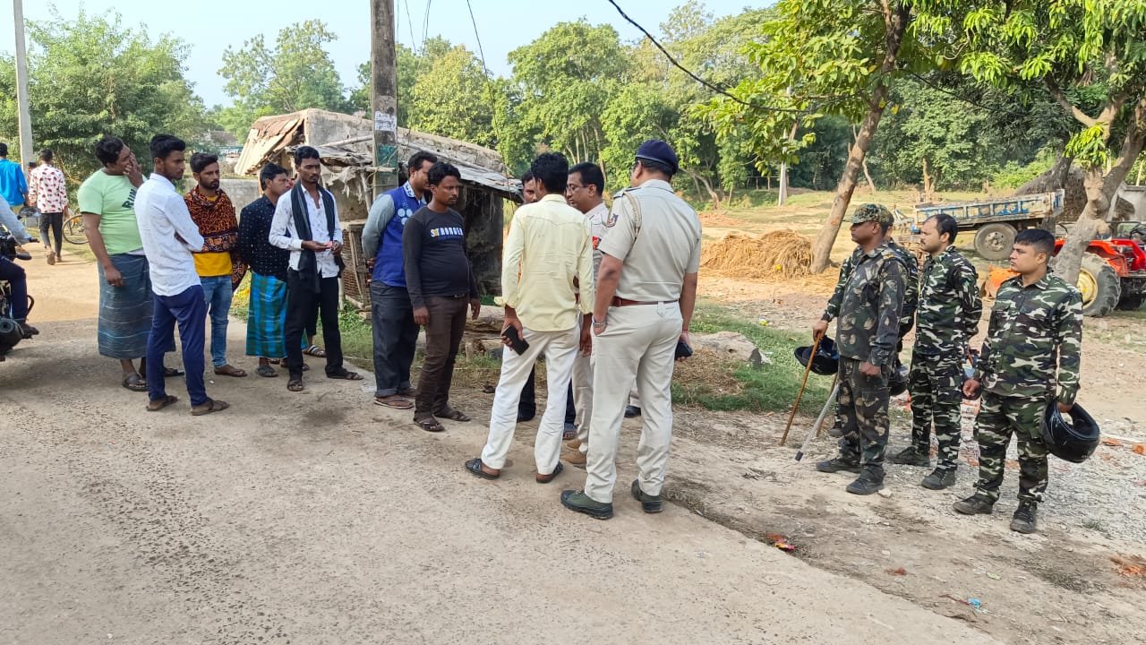 উত্তপ্ত সিউড়ি: গ্রাম্যবিবাদকে কেন্দ্র করে বোমাবাজি, খুন, গ্রেফতার ১৫