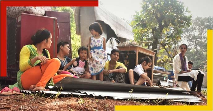 খোলা আকাশের নিচে ক্ষুধার্ত-শীতার্ত মানুষেরা, একফোঁটা জলও দিতে নারাজ অসম সরকার