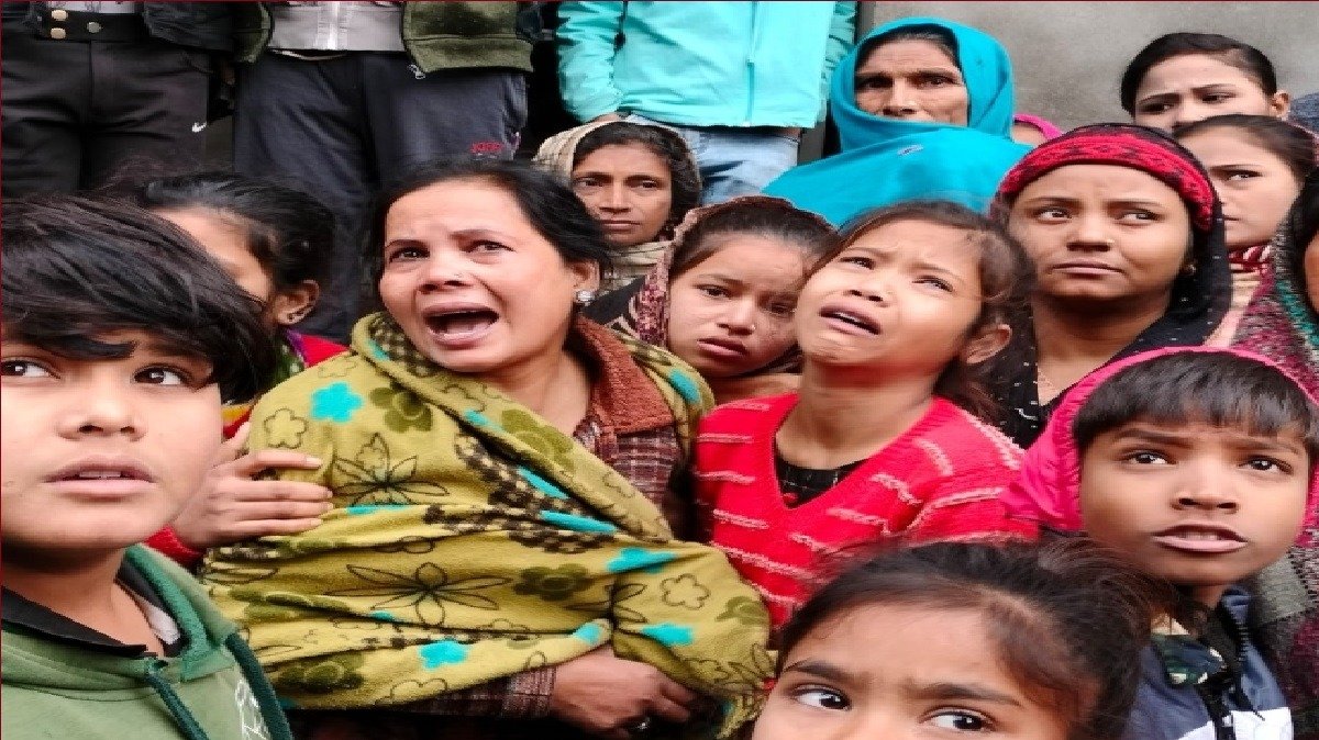 পানিপথে অগ্নিকাণ্ডের ঘটনায় মৃতদের দেহ ফেরাতে পথে বিভ্রাট, শোকার্ত পরিবারের সঙ্গে দেখা করলেন মন্ত্রী গোলাম রব্বানি