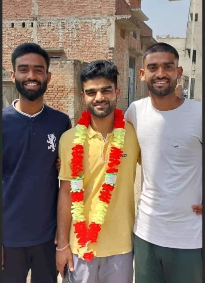 লক্ষ্য স্থীর থাকলে স্বপ্ন পূরণ সম্ভব, ইউপিএসসিতে নজরকাড়া সাফল্য ইউপির বাসচালক ও মুম্বইয়ের ফেরিঘাট কর্মীর ছেলের