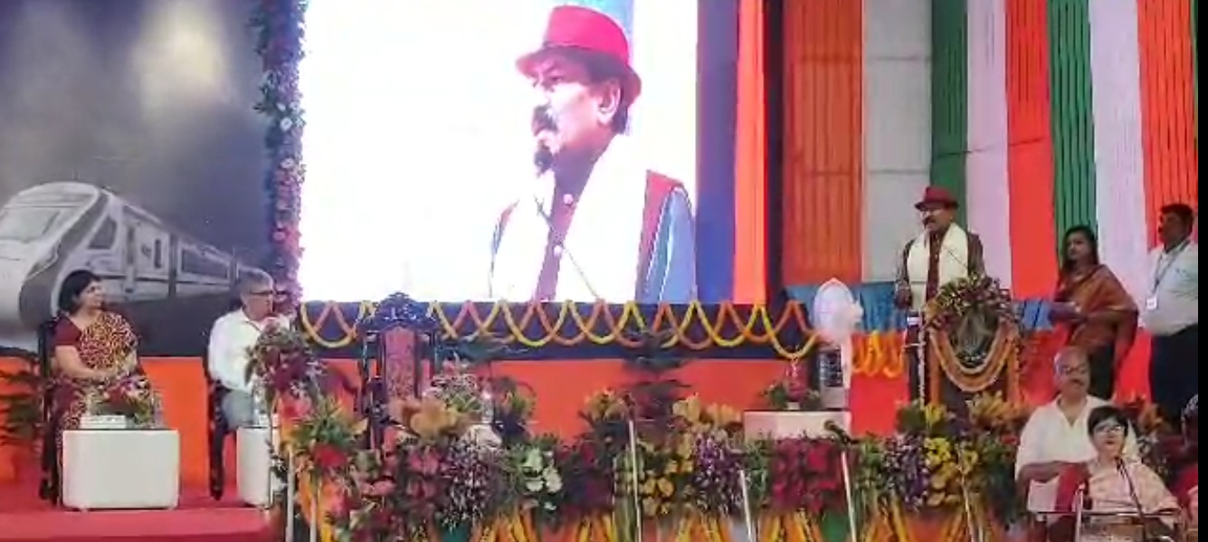 পুরী-হাওড়া বন্দে ভারত এক্সপ্রেসের চাকা গড়াল আজ, ভার্চুয়ালি ফ্ল্যাগ অফ করলেন প্রধানমন্ত্রী নরেন্দ্র মোদি 5 পুরী-হাওড়া বন্দে ভারত এক্সপ্রেসের চাকা গড়াল আজ, ভার্চুয়ালি ফ্ল্যাগ অফ করলেন প্রধানমন্ত্রী নরেন্দ্র মোদি