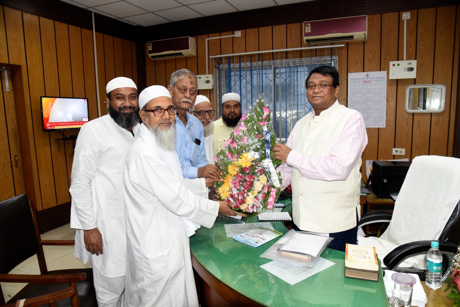পশ্চিমবঙ্গ সংখ্যালঘু কমিশনের দফতরে চেয়ারম্যান আহমদ হাসান ইমরানকে শুভেচ্ছা