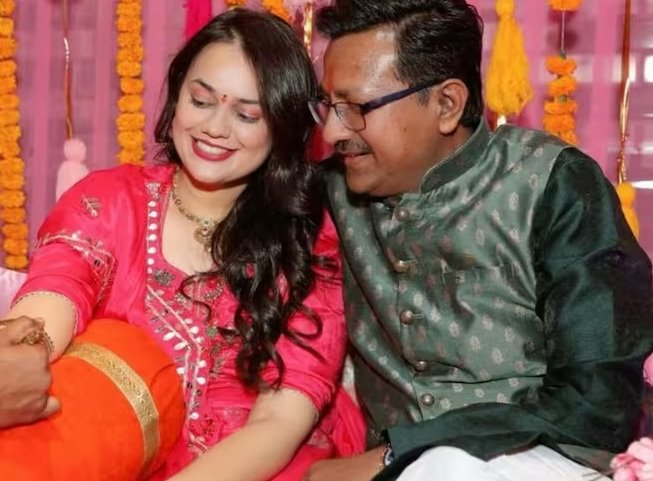 দ্বিতীয় বিয়ের পর মা হতে চলেছেন আইএএস অফিসার টিনা ডাবি, সমাজমাধ্যমে ভাইরাল মাতৃত্বকালীন ছুটির আবেদন