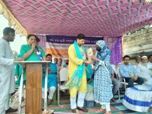 মাদ্রাসার কৃতী ছাত্র ছাত্রীদের সংবর্ধনা তৃণমূলের