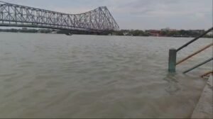 ঘূর্ণিঝড় 'রেমাল' সতর্কতায় হুগলি নদীতে ফেরি পরিষেবা বন্ধ থাকবে