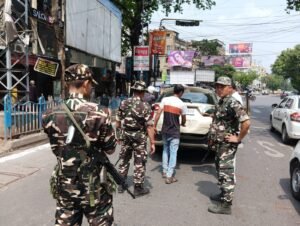 ভোটে শুনশান রাস্তা, নেই বাস-অটো, বনধের চেহারা নিল কলকাতা