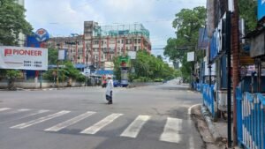 ভোটে শুনশান রাস্তা, নেই বাস-অটো, বনধের চেহারা নিল কলকাতা