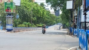 ভোটে শুনশান রাস্তা, নেই বাস-অটো, বনধের চেহারা নিল কলকাতা