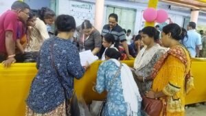 মোটের উপর দু একটি বিক্ষিপ্ত ঘটনা ছাড়া জয়নগরে ভোটগ্রহণ শান্তিপূর্ণ 