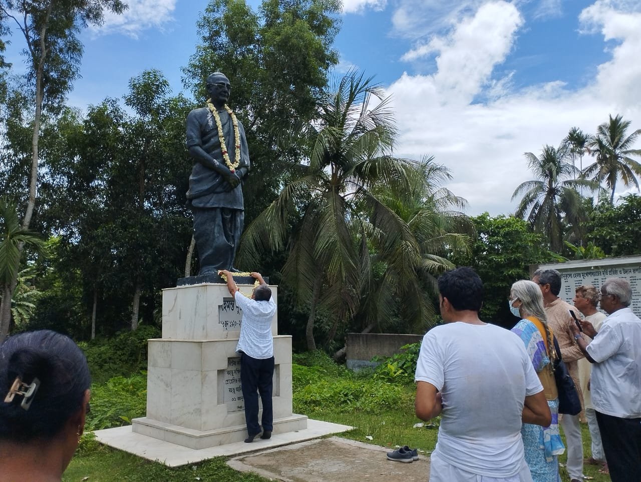 জন্মভিটা বহড়ুতে সঙ্গীত শিল্পী হেমন্ত মুখোপাধ্যায়ের ১০৫ তম জন্ম দিবস পালন