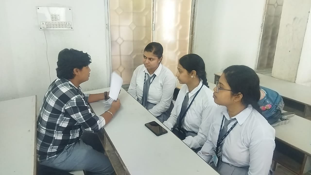 বেকার যুবক যুবতীদের কর্মসংস্থানের লক্ষে মেগা জব ফেয়ার হয়ে গেল এস ভি আই এস টির উদ্যোগে