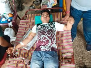 ক্যানিং মহকুমা হাসপাতালের রক্ত সংকটে রক্ত দিলেন সুন্দরবন টিভির দুই প্রতিনিধি