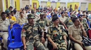 বসিরহাটে দূর্গাপুজোয় অপ্রীতিকর ঘটনায় এড়াতে পুলিশ-বিএসএফ বৈঠক