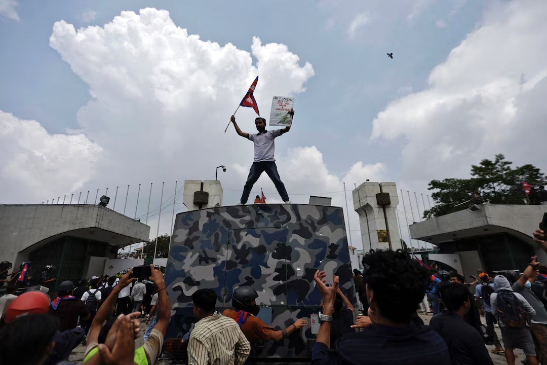 Nepal protests: শ্যুট অ্যাট সাইটের নির্দেশ নেপালে, পুলিশি গুলিতে মৃত বেড়ে ৯